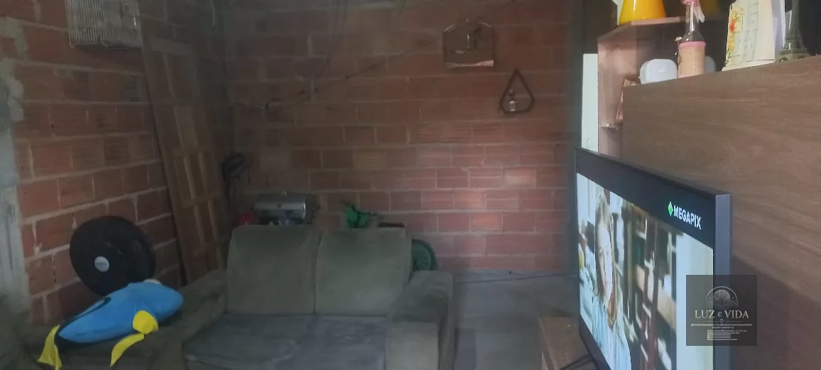 Rua 10, após a torre, n°551