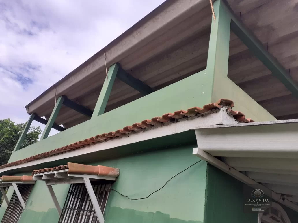 Venda de uma casa completa inclusa uma loja e kitnet!