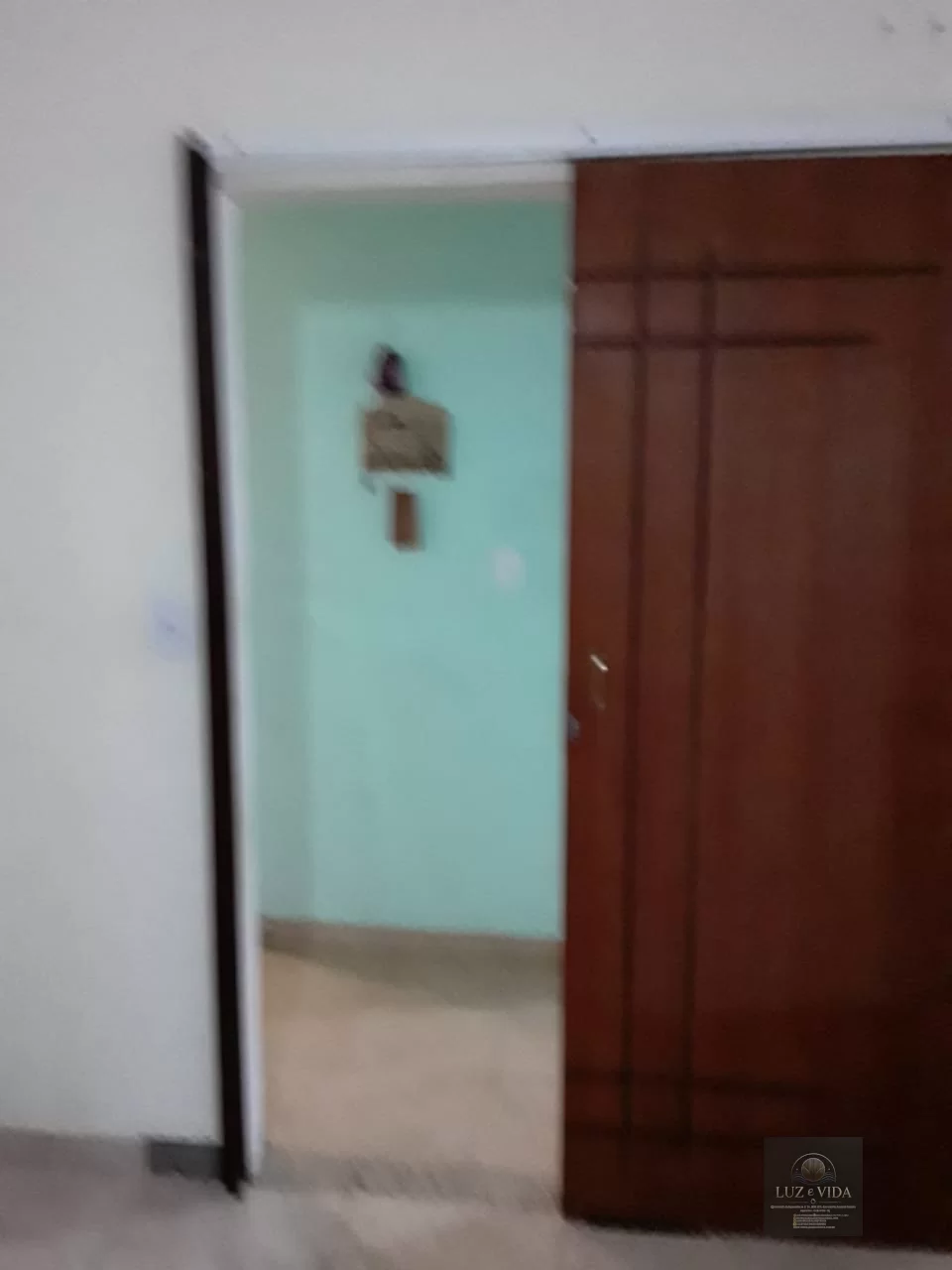 Casa com 2 quartos e dois banheiros (1 com suíte)