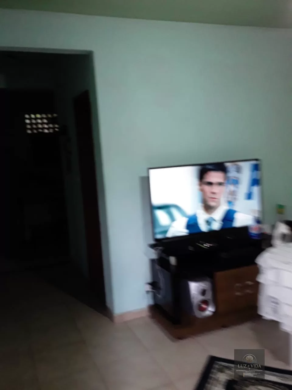 Casa com 2 quartos e dois banheiros (1 com suíte)