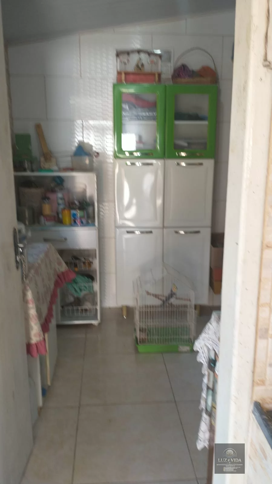 Casa com 2 quartos e dois banheiros (1 com suíte)