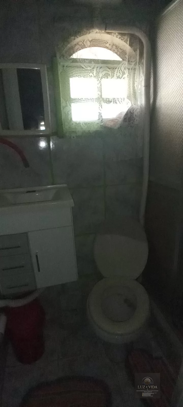 Casa com 2 quartos e dois banheiros