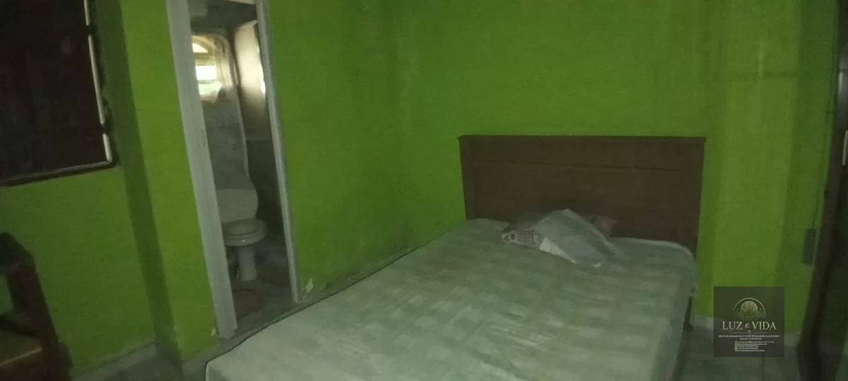 Casa com 2 quartos e dois banheiros