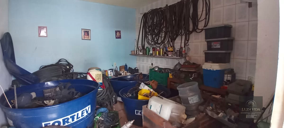 Casa com 2 quartos e dois banheiros