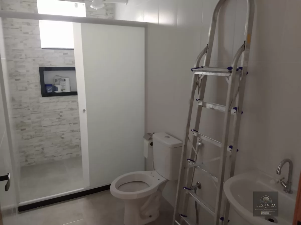 CASA A VENDA EM AQUÁRIOS - CABO FRIO 