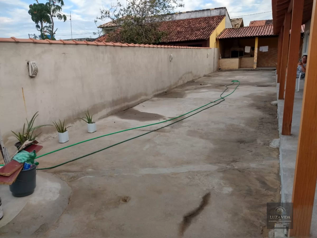 CASA A VENDA EM AQUÁRIOS - CABO FRIO 
