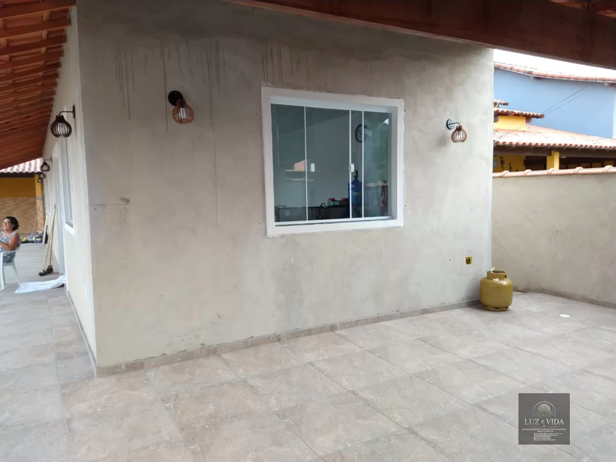 CASA A VENDA EM AQUÁRIOS - CABO FRIO 
