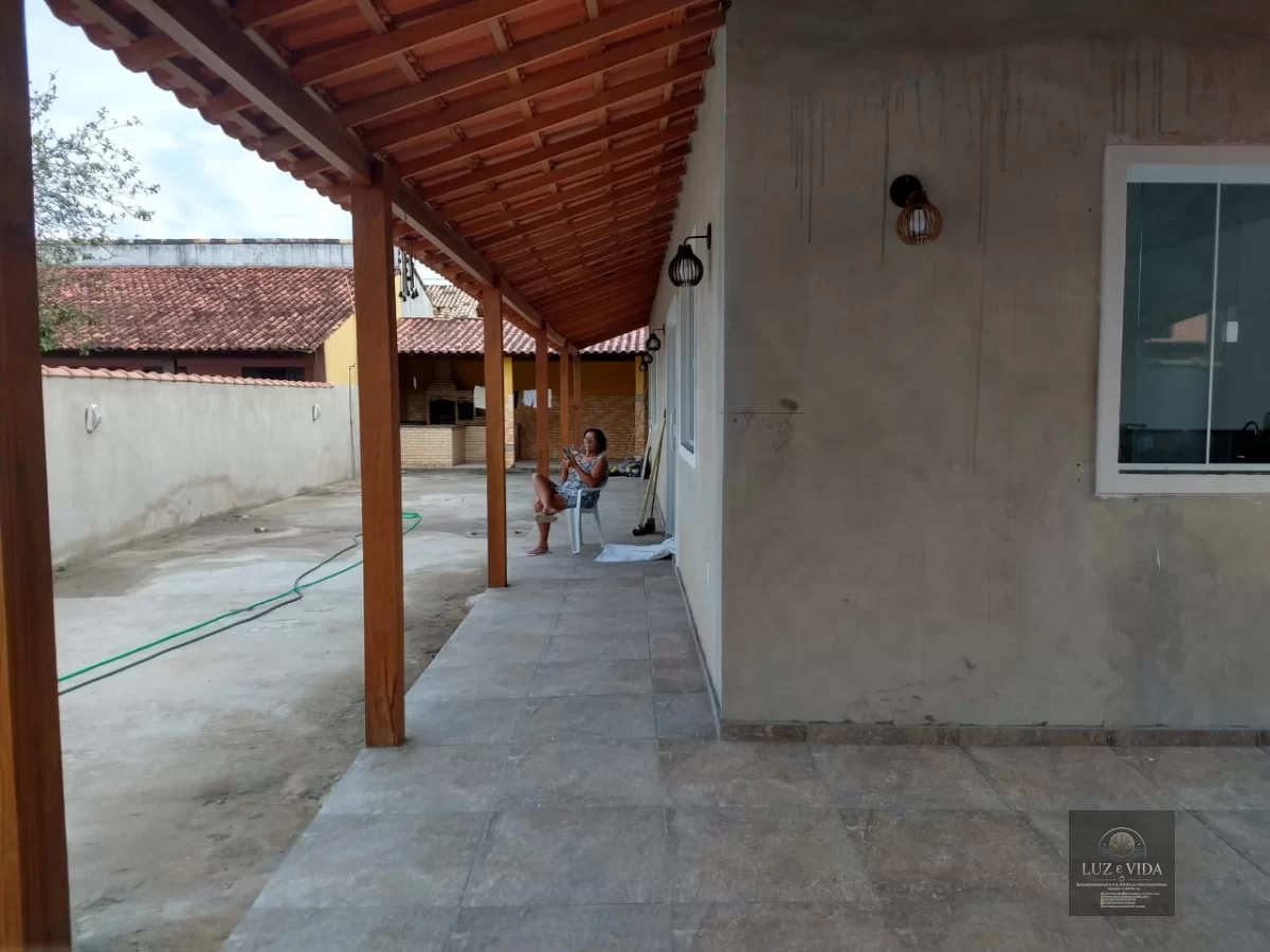 CASA A VENDA EM AQUÁRIOS - CABO FRIO 