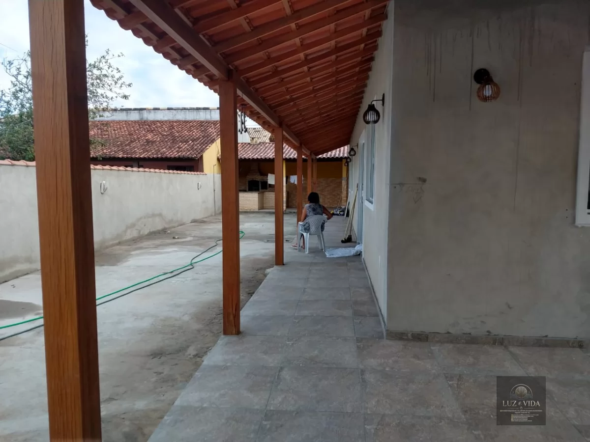 CASA A VENDA EM AQUÁRIOS - CABO FRIO 