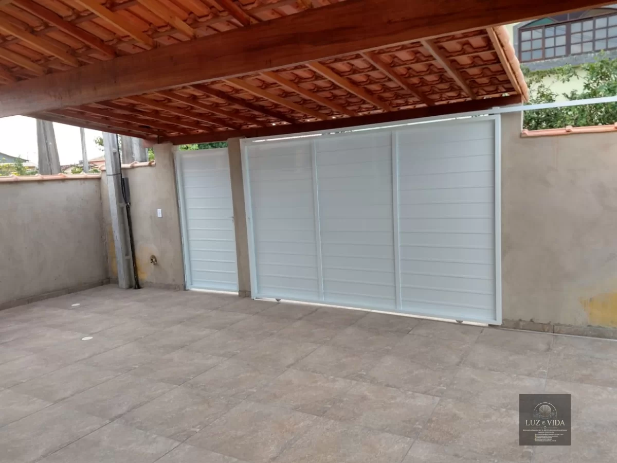 CASA A VENDA EM AQUÁRIOS - CABO FRIO 