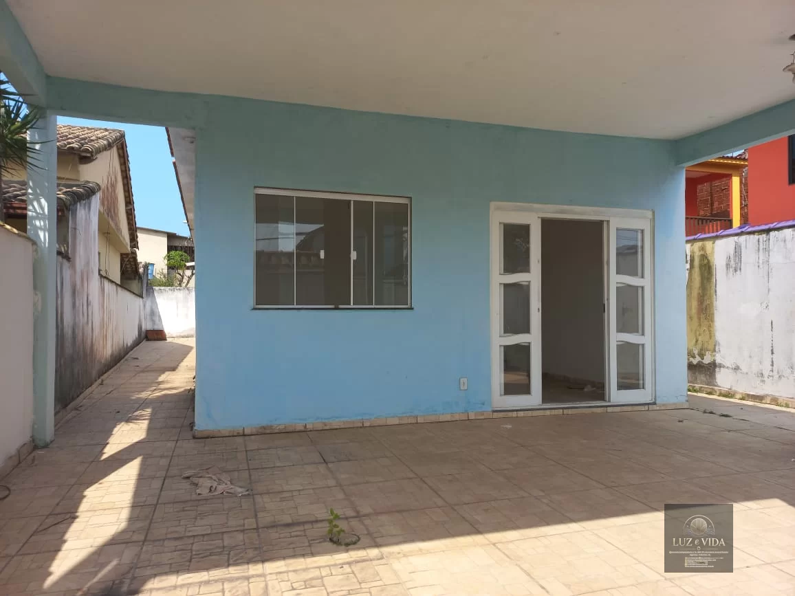 Casa a Venda no Condomínio Sol e Mar, bem localizada