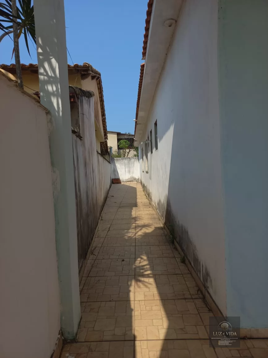 Casa a Venda no Condomínio Sol e Mar, bem localizada