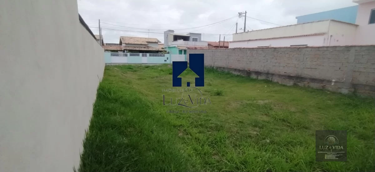 Belíssimo Terreno à venda dentro do Condomínio Sol e Mar em Aquarius 