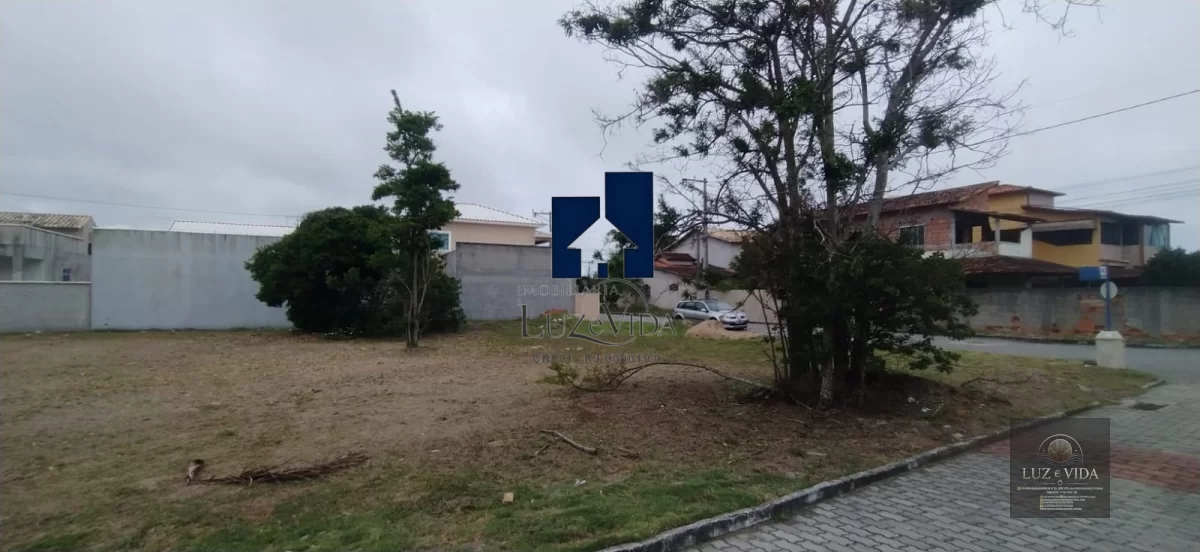 Belíssimo Terreno à venda dentro do Condomínio