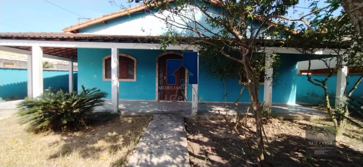 Belíssima casa dentro do condomínio Sol e Mar 