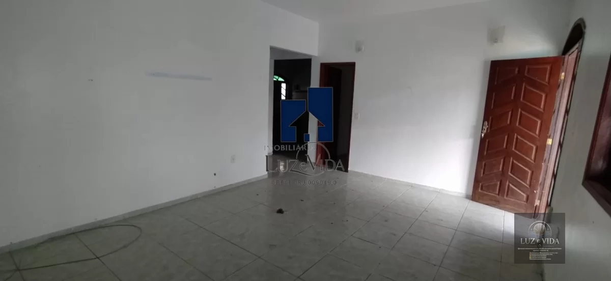 Belíssima casa dentro do condomínio Sol e Mar 