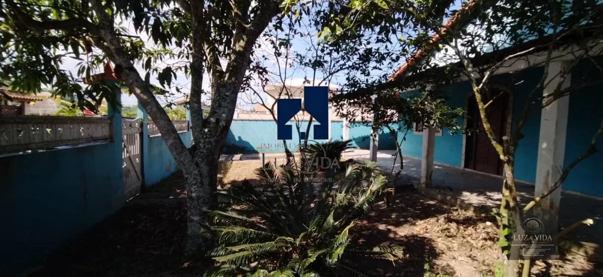 Belíssima casa dentro do condomínio Sol e Mar 