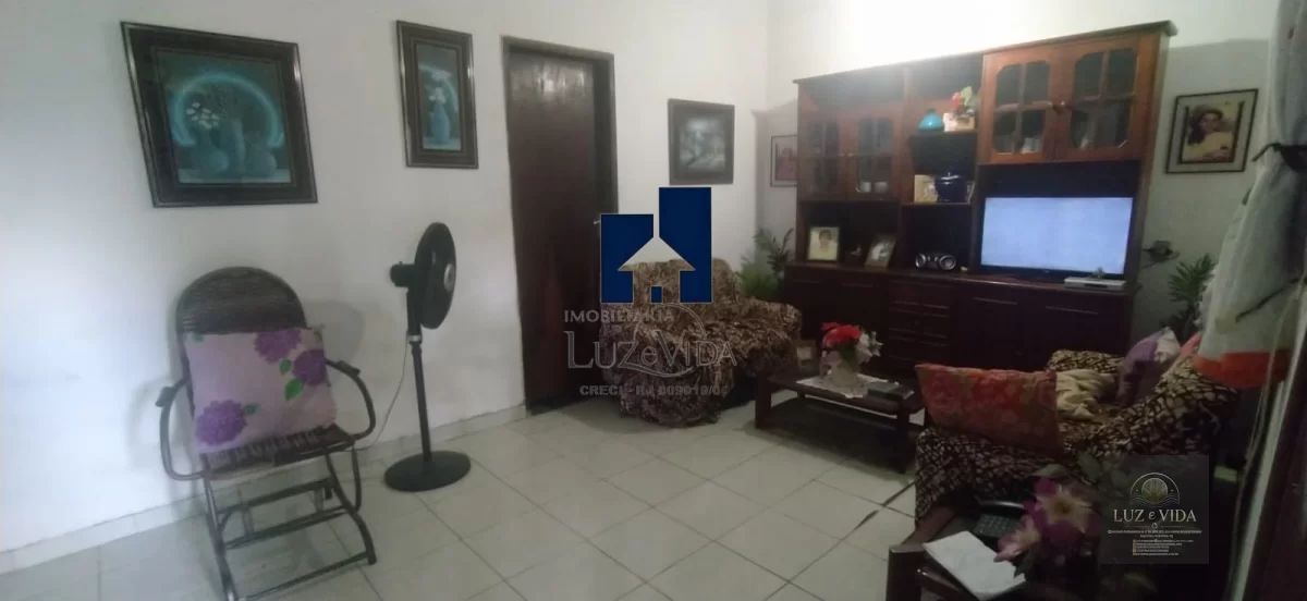 BELÍSSIMA CASA COMPOSTA