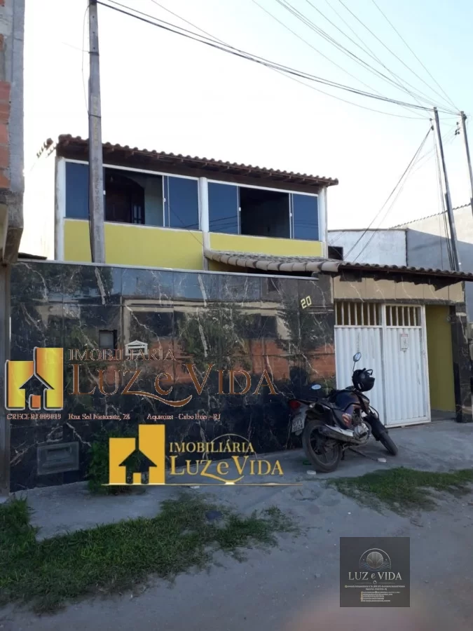 Casa com garagem para 3 carros