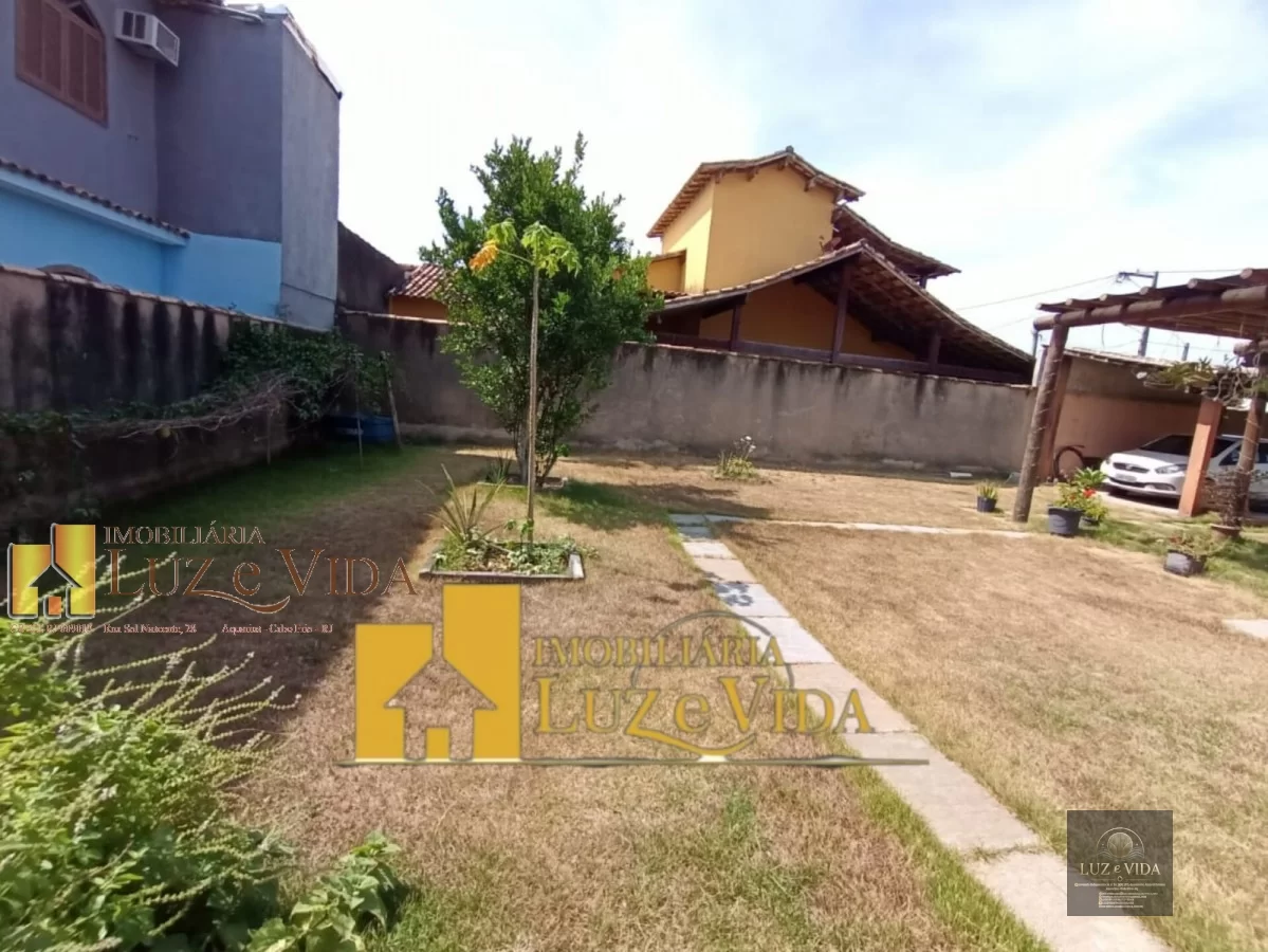 Belíssima casa dentro do condomínio Sol e Mar em Aquarius