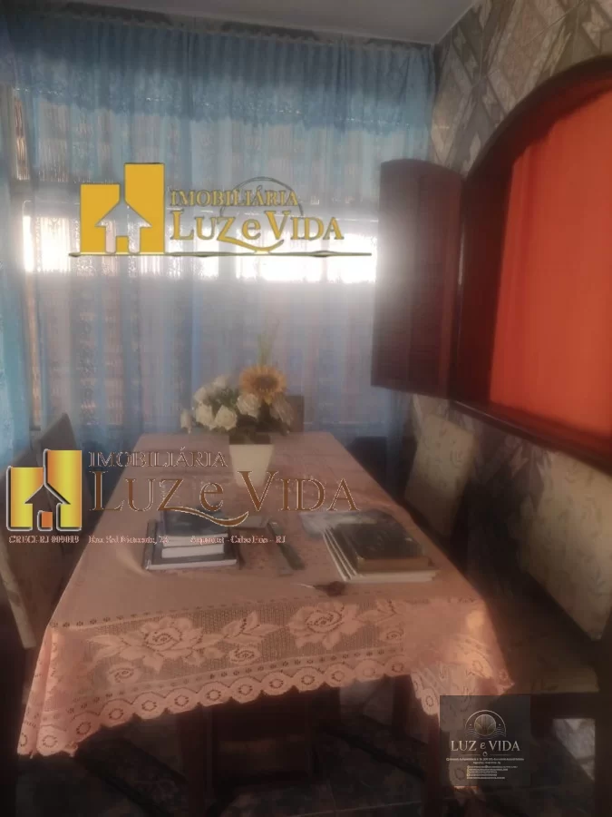 Belíssima casa Localizada na 