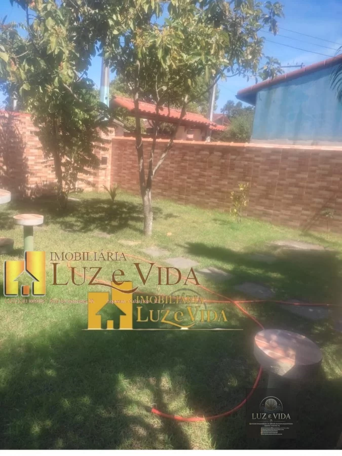 Belíssima casa Localizada na 