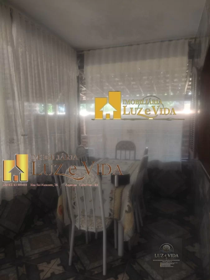 Belíssima casa Localizada na 