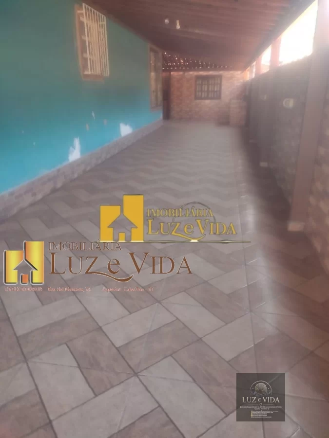 Belíssima casa Localizada na 