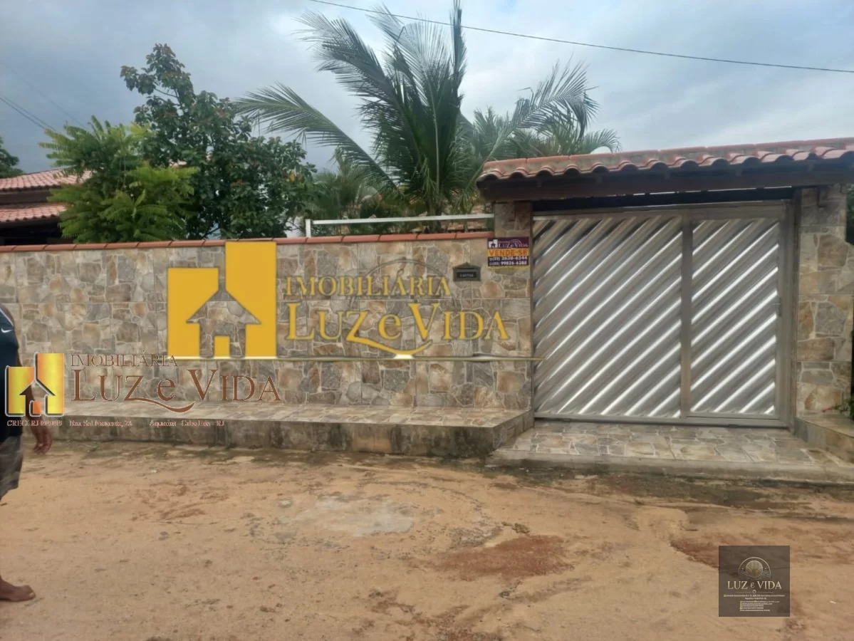 Belíssima casa Localizada na 