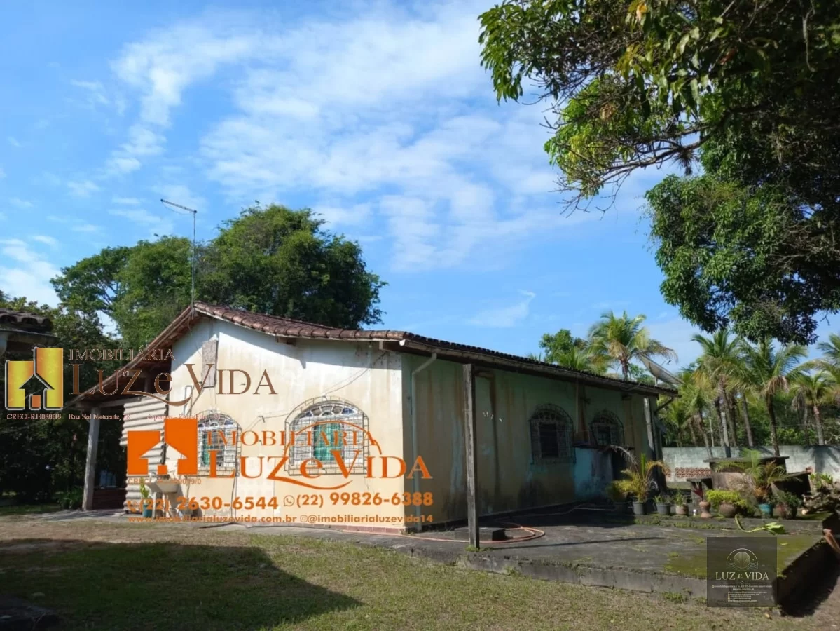Venda dessa área com casas dentro