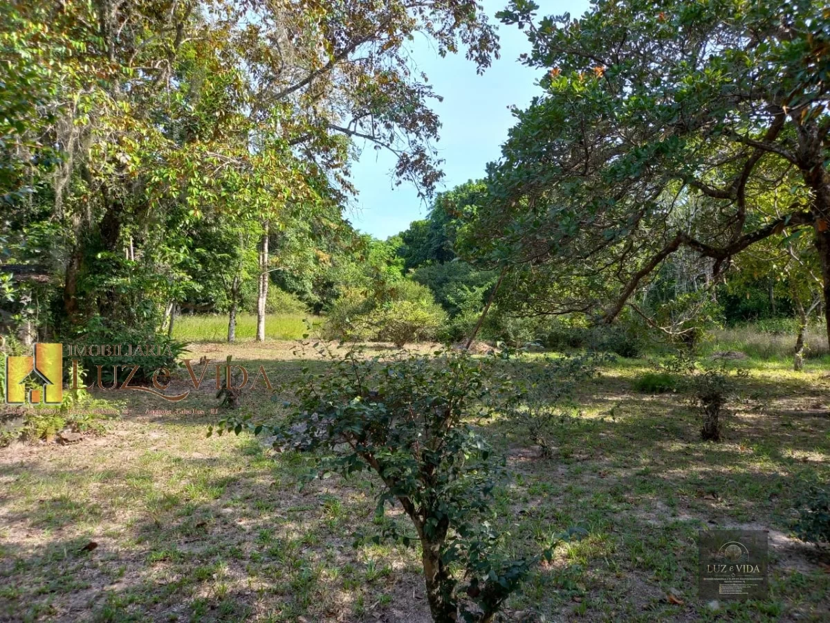 Venda dessa área com casas dentro