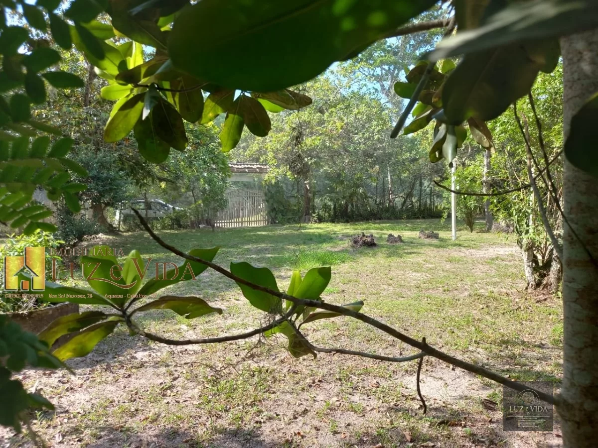 Venda dessa área com casas dentro