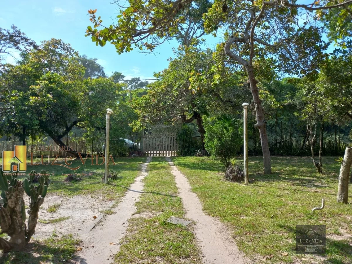 Venda dessa área com casas dentro