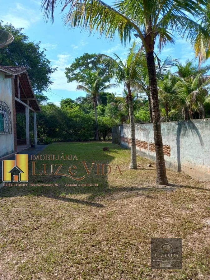 Venda dessa área com casas dentro