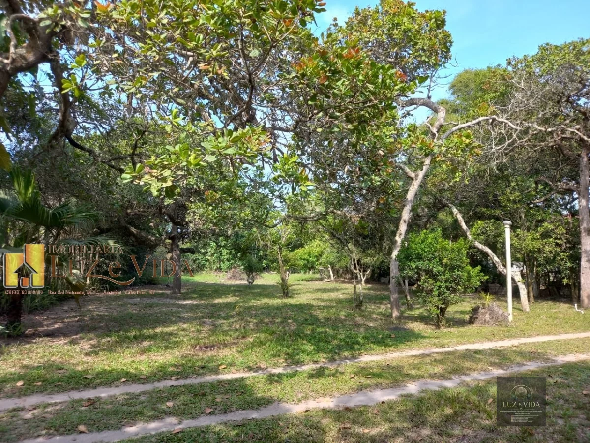 Venda dessa área com casas dentro