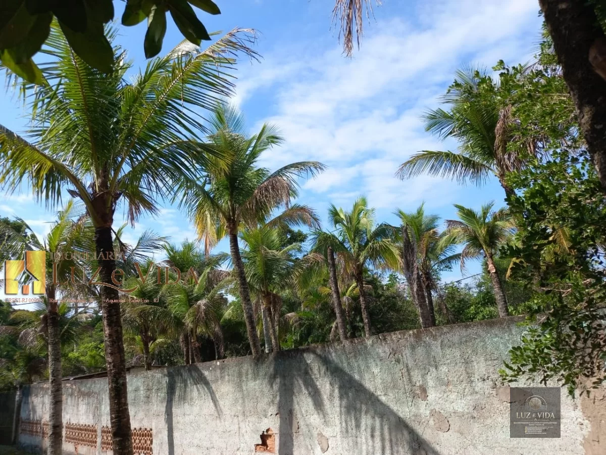Venda dessa área com casas dentro