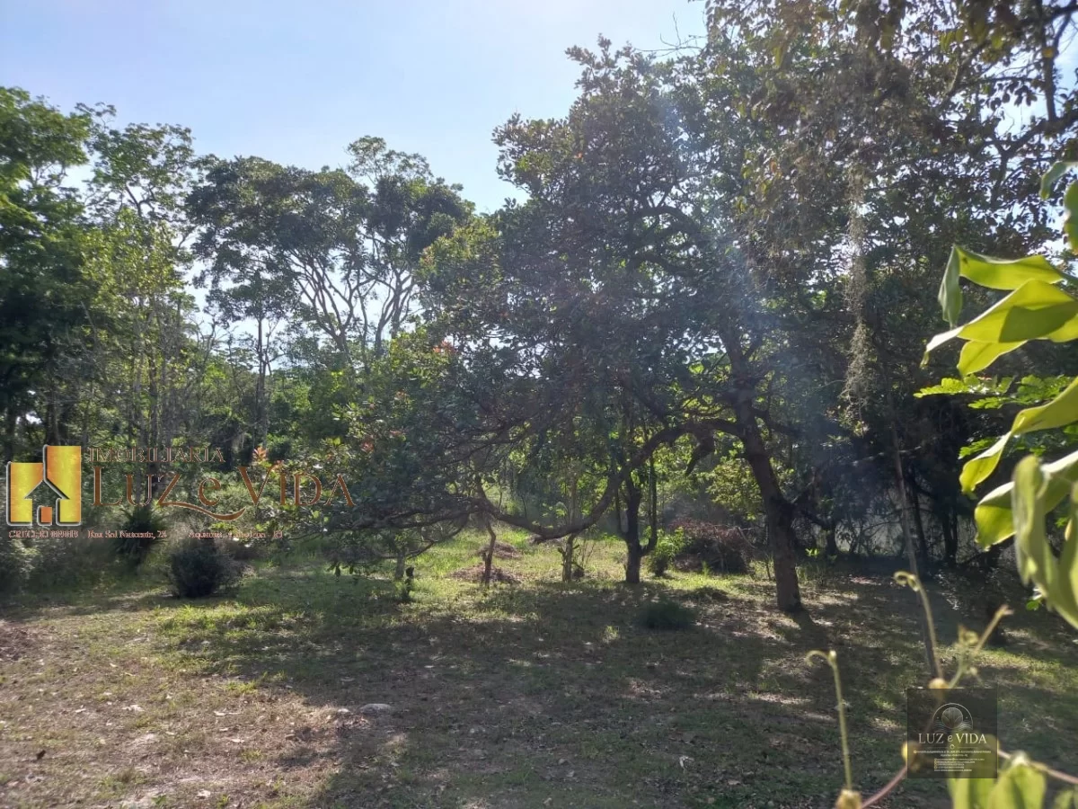 Venda dessa área com casas dentro