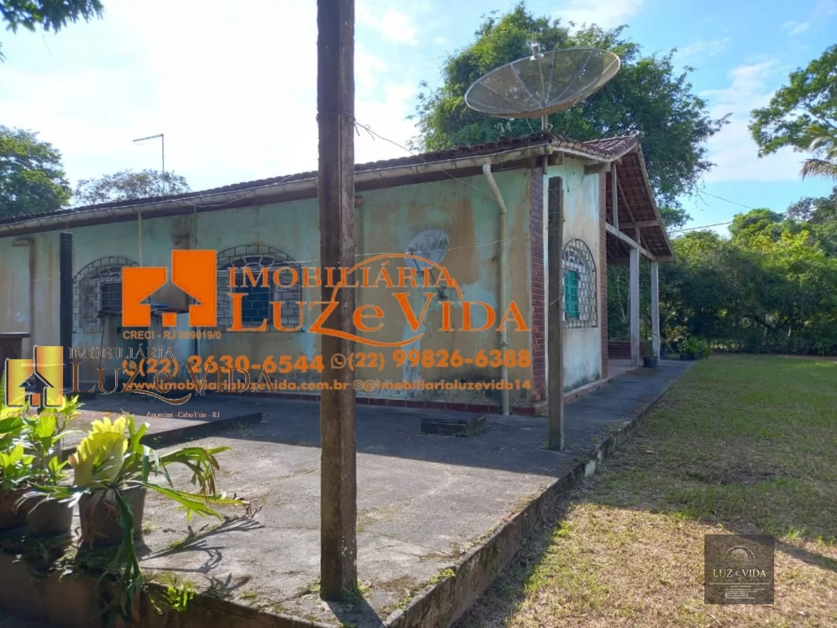 Belíssimo Sítio a venda no Centro Hípico