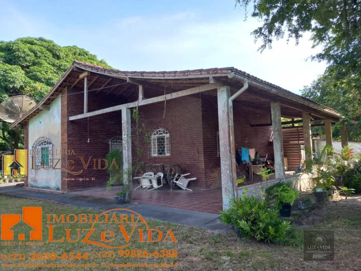 Belíssimo Sítio a venda no Centro Hípico