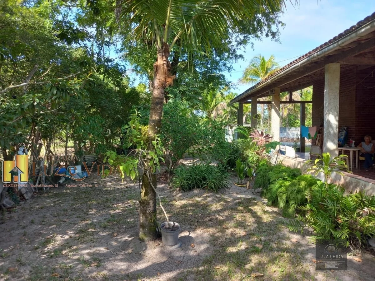 Belíssimo Sítio a venda no Centro Hípico