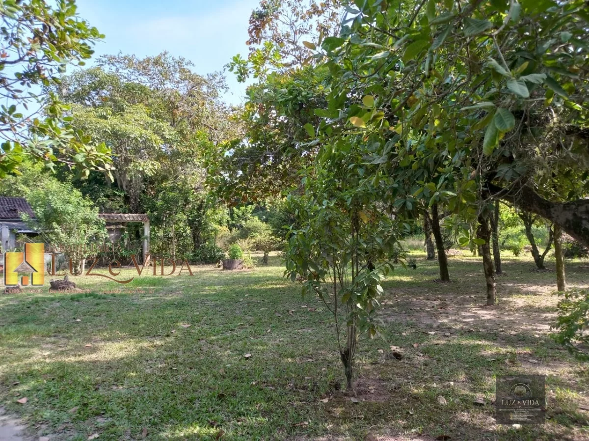 Belíssimo Sítio a venda no Centro Hípico